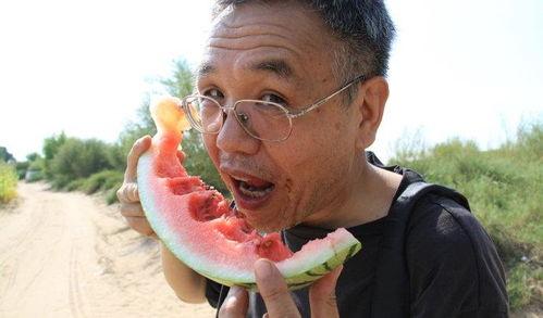 带你吃瓜奇葩雕像,带你领略“带你吃瓜”奇葩雕像的独特魅力