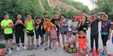 乌鲁木齐吃瓜图片,吃瓜图鉴，感受新疆风味